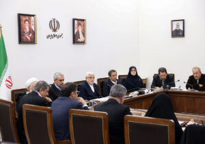 گزارش عارف از اجرای مرحله اول طرح کالابرگ الکترونیکی؛ دولت هر کجا لازم باشد از اقتدار خود استفاده می‌کند