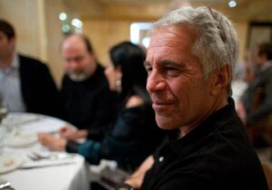 جفری اپستین زنده است و فورتنایت بازی می‌کند