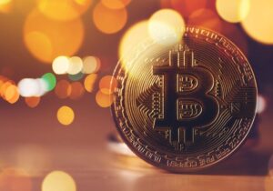 نوسان بیت‌کوین در کف ۱۶ ماهه/بیت‌کوین از لبه پرتگاه ۶۰ هزار دلار برگشت