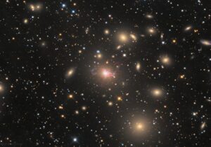 عکس روز ناسا از کهکشانی عجیب و آشفته