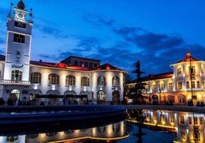 کدام اقامت در رشت به‌صرفه‌تر است؟ هتل داخل شهر یا اقامتگاه اطراف شهر