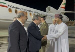 ببینید | تصاویری از ورود عراقچی به مسقط