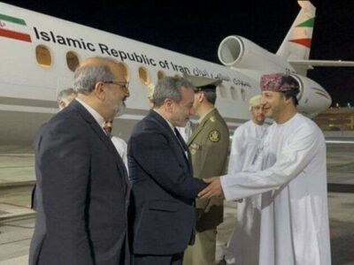 ببینید | تصاویری از ورود عراقچی به مسقط