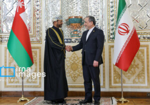 ببینید | تصاویر خبرگزاری عمان  از دیدار جداگانه هیات‌های ایرانی و آمریکایی با وزیر خارجه عمان