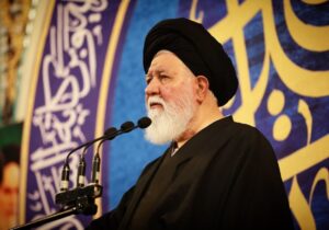 علم الهدی: برخی می‌گویند اگر ابتدای انقلاب سفارت آمریکا گرفته نمی‌شد، دشمنی آمریکا آغاز نمی‌شد/ آمریکا از همان زمان دشمنان انقلاب را تجهیز می کرد