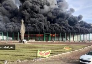 ببینید | آتش سوزی در سردخانه در حال احداث جاده اردبیل مغان