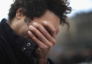 وقتی میان سکوت یا ماجراجویی یکی را انتخاب می‌کند/ مردان چگونه با فقدان کنار می‌آیند؟